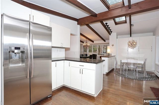 5 Carnot Avenue, Woodcliff Lake, NJ 07677