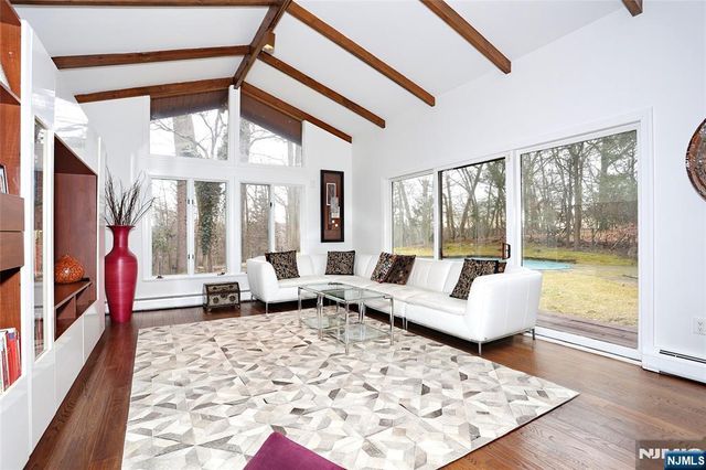5 Carnot Avenue, Woodcliff Lake, NJ 07677