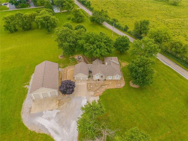 1955 BIRMINGHAM Road, Liberty, MO 64068