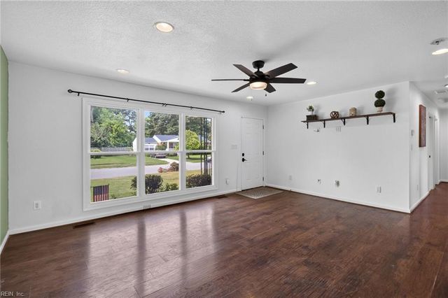 2924 Dominion AVE, Norfolk, VA 23518