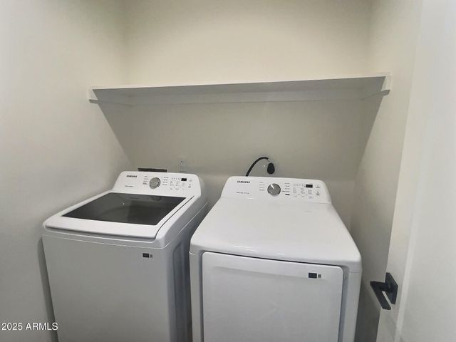 2502 E PARADISE Lane 2, Phoenix, AZ 85032