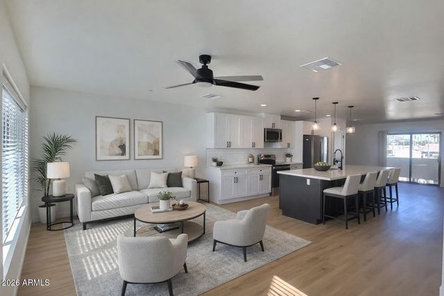 2502 E PARADISE Lane 2, Phoenix, AZ 85032