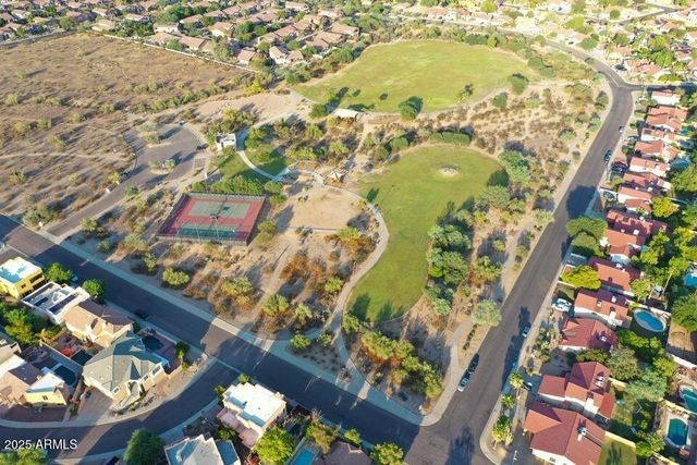 2502 E PARADISE Lane 2, Phoenix, AZ 85032