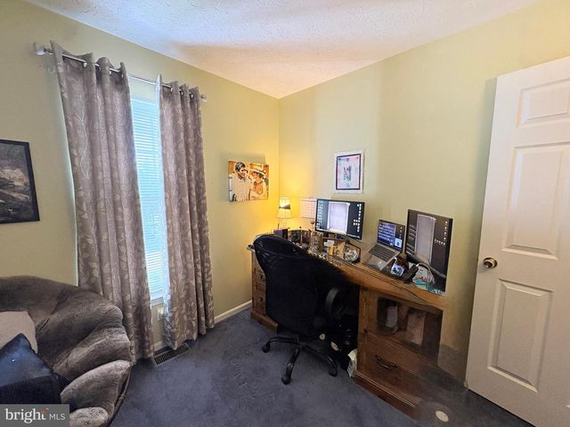 75 PEBBLE LN, Blackwood, NJ 08012