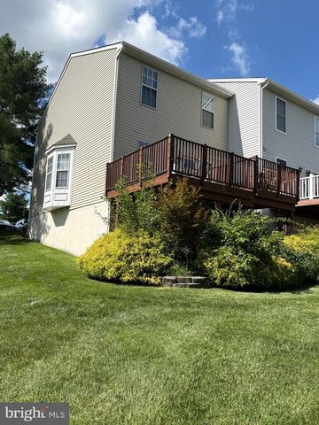 75 PEBBLE LN, Blackwood, NJ 08012