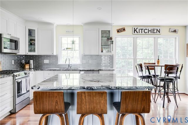 1013 Amber Meadows Pl, Midlothian, VA 23114