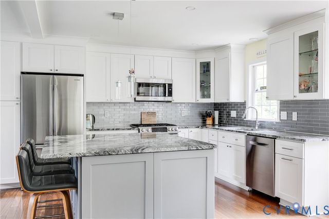 1013 Amber Meadows Pl, Midlothian, VA 23114