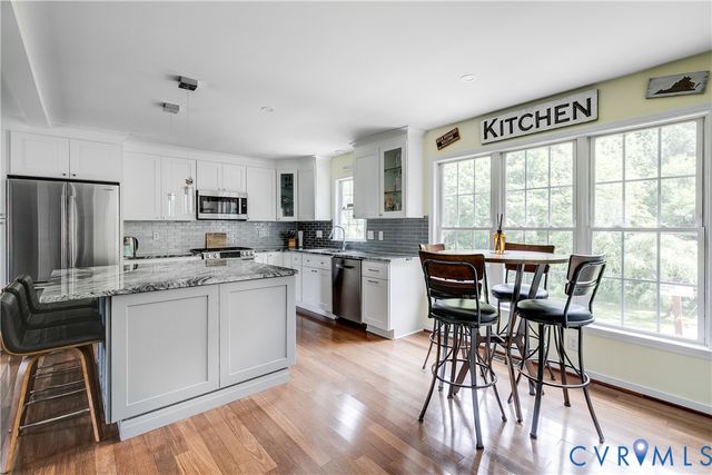 1013 Amber Meadows Pl, Midlothian, VA 23114