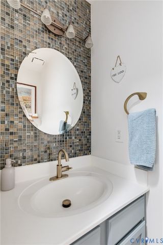 1013 Amber Meadows Pl, Midlothian, VA 23114