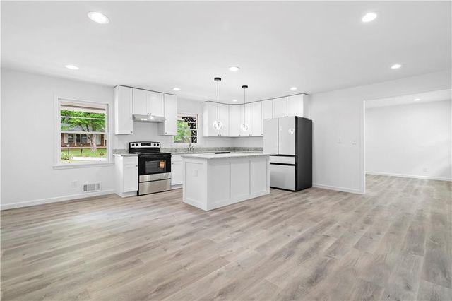 6577 Randall Mark Drive, Morrow, GA 30260