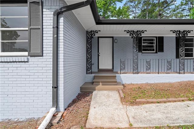 6577 Randall Mark Drive, Morrow, GA 30260