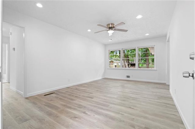 6577 Randall Mark Drive, Morrow, GA 30260