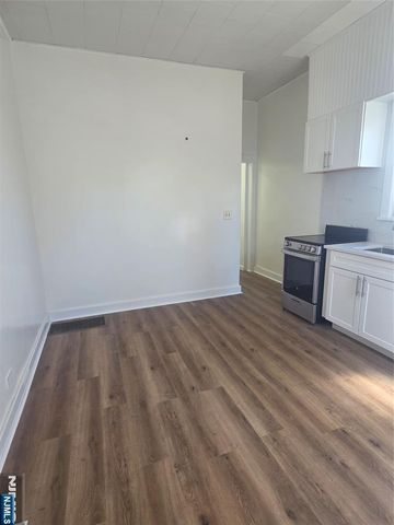 828 Kinderkamack Road, River Edge, NJ 07661