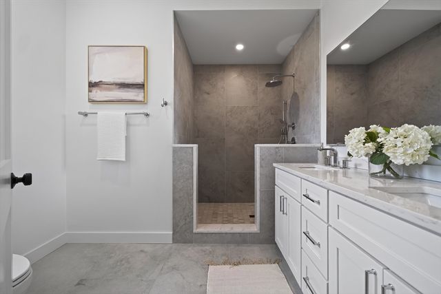 2 Readfield Place 5, Boston, MA 02119