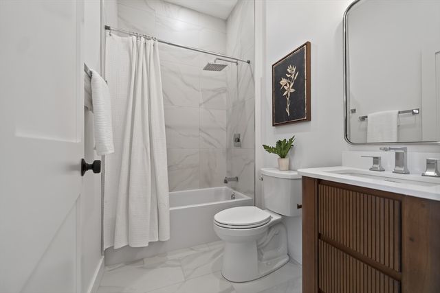 2 Readfield Place 5, Boston, MA 02119