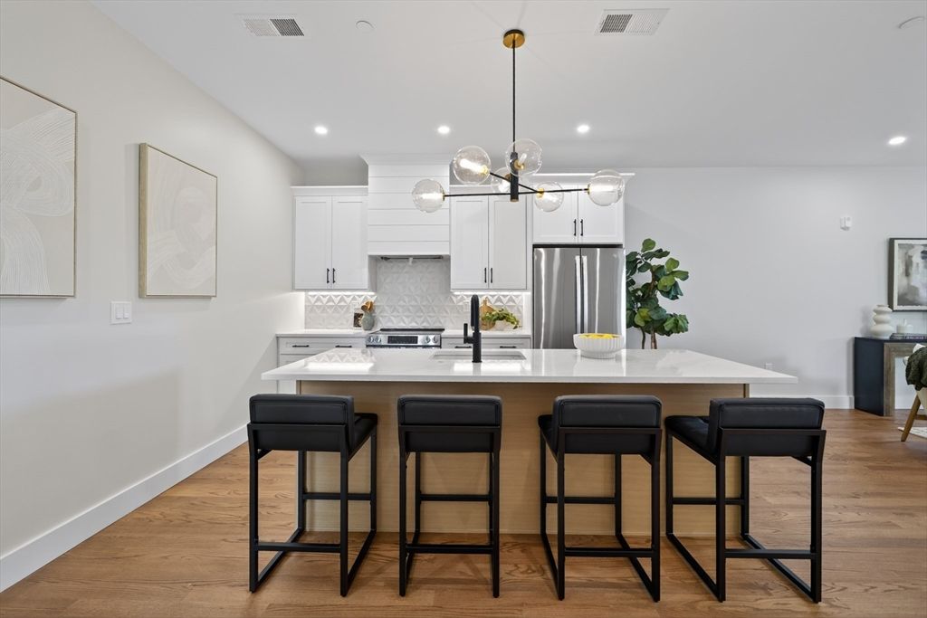 2 Readfield Place 5, Boston, MA 02119