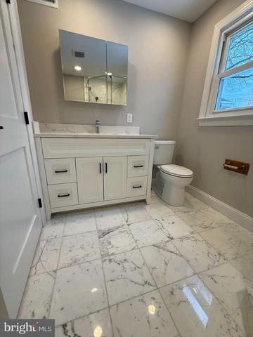 41 DORSET DR, Broomall, PA 19008