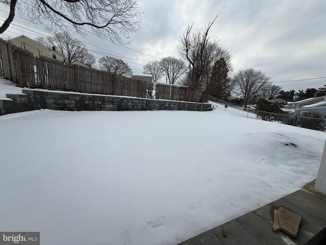 41 DORSET DR, Broomall, PA 19008