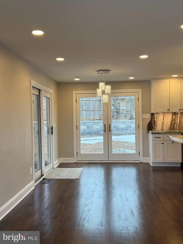 41 DORSET DR, Broomall, PA 19008