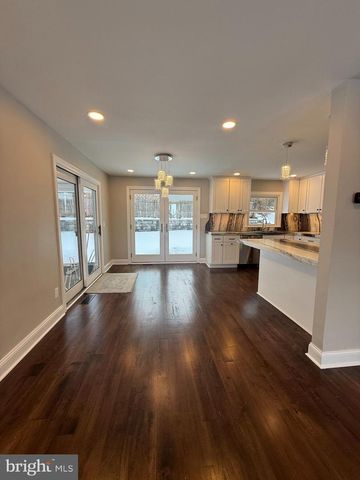 41 DORSET DR, Broomall, PA 19008