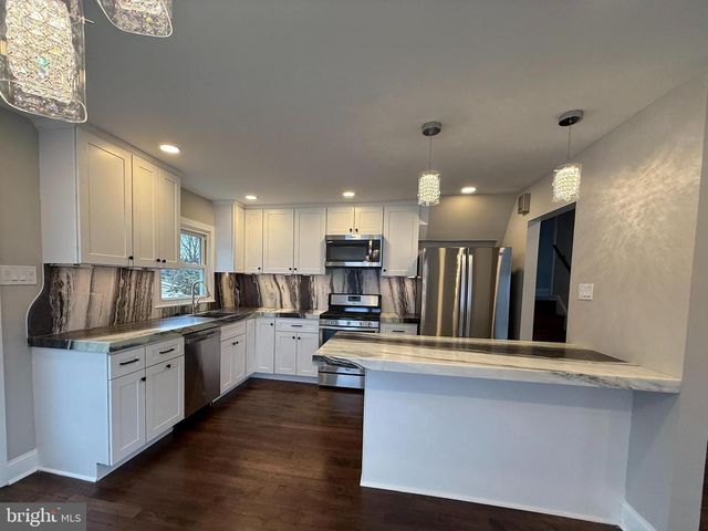 41 DORSET DR, Broomall, PA 19008