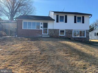 41 DORSET DR, Broomall, PA 19008