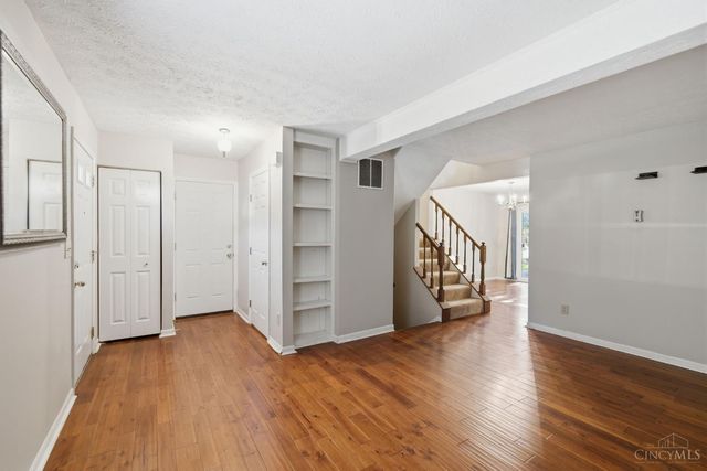5608 Brooks Holding, Miami Twp, OH 45150