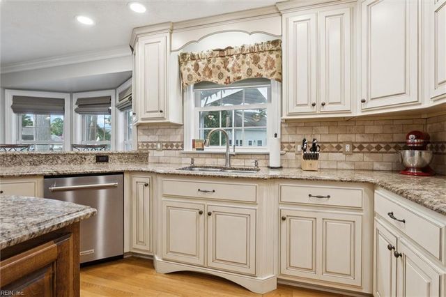 40 Chowning DR, Hampton, VA 23664