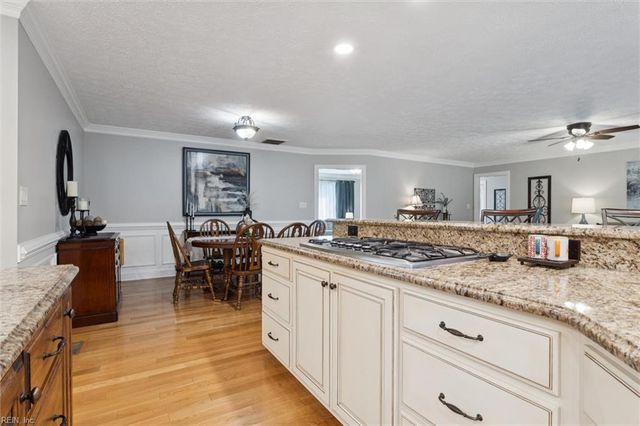 40 Chowning DR, Hampton, VA 23664
