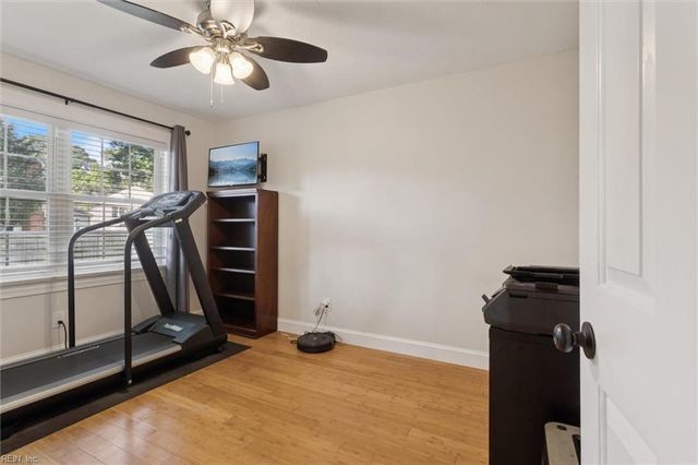 40 Chowning DR, Hampton, VA 23664