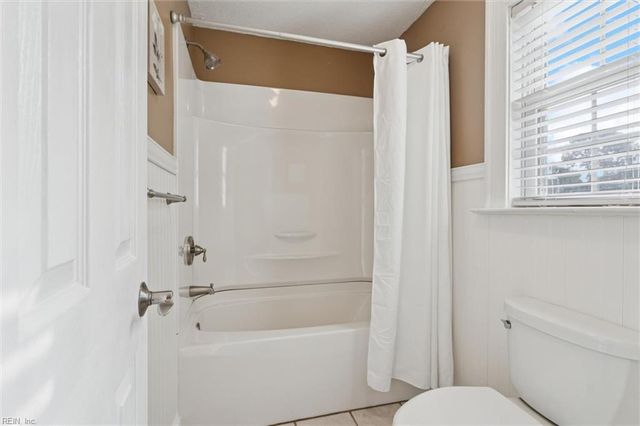 40 Chowning DR, Hampton, VA 23664