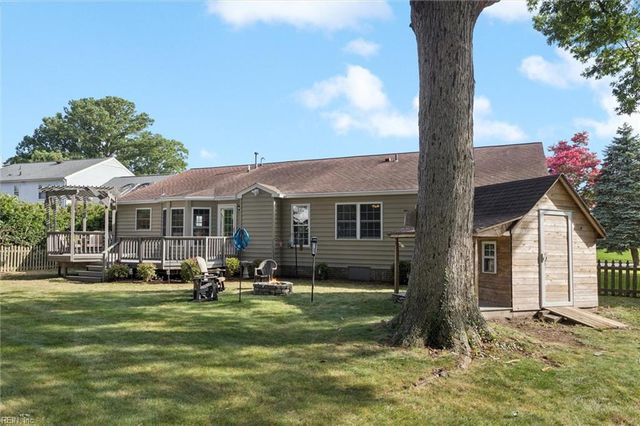 40 Chowning DR, Hampton, VA 23664