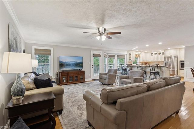 40 Chowning DR, Hampton, VA 23664