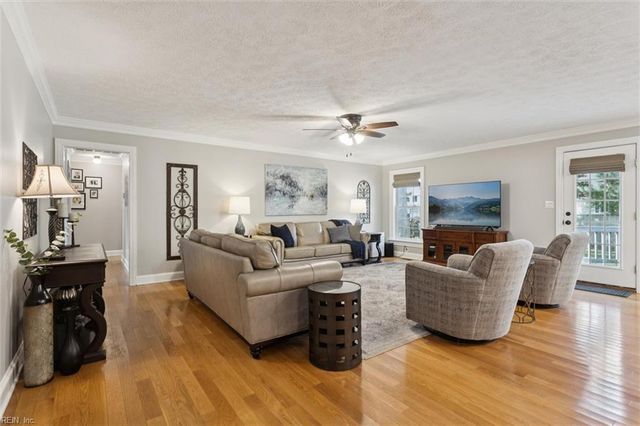 40 Chowning DR, Hampton, VA 23664