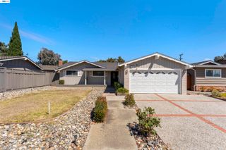 4852 Regents Park Ln, Fremont, CA 94538