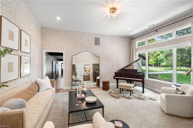1815 N Alanton DR, Virginia Beach, VA 23454