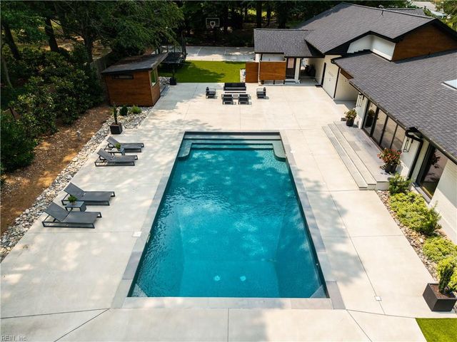 1815 N Alanton DR, Virginia Beach, VA 23454