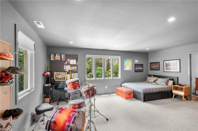 1815 N Alanton DR, Virginia Beach, VA 23454