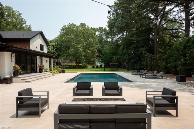 1815 N Alanton DR, Virginia Beach, VA 23454