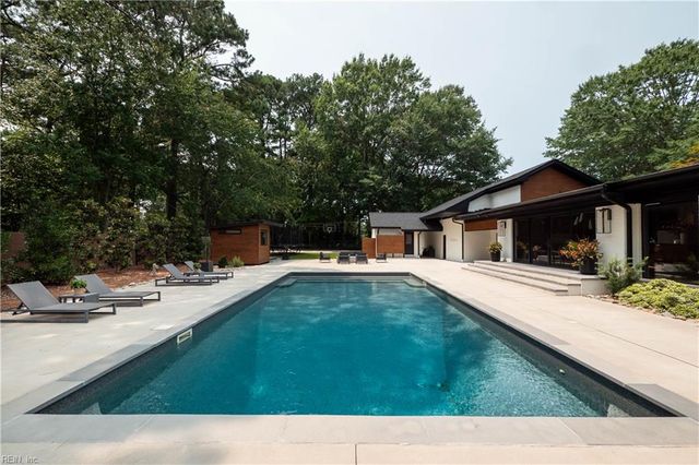 1815 N Alanton DR, Virginia Beach, VA 23454
