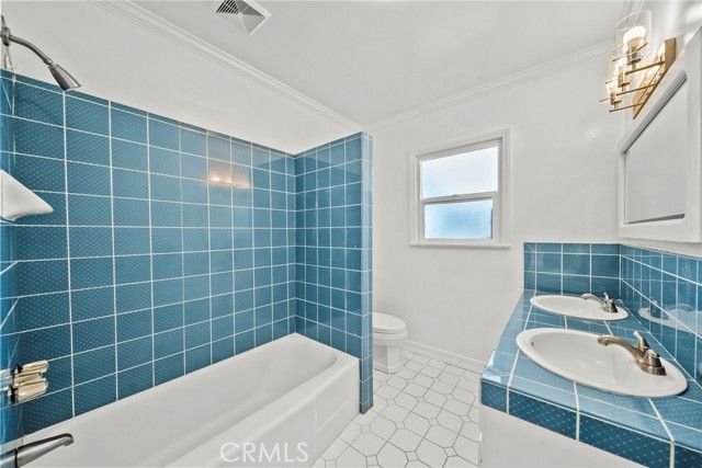 8936 Woodley Avenue, North Hills (los Angeles), CA 91343