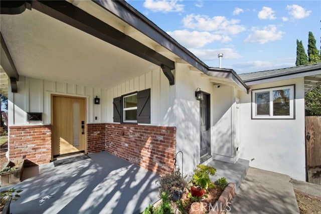 8936 Woodley Avenue, North Hills (los Angeles), CA 91343