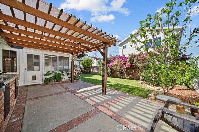 8936 Woodley Avenue, North Hills (los Angeles), CA 91343