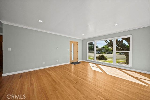 8936 Woodley Avenue, North Hills (los Angeles), CA 91343