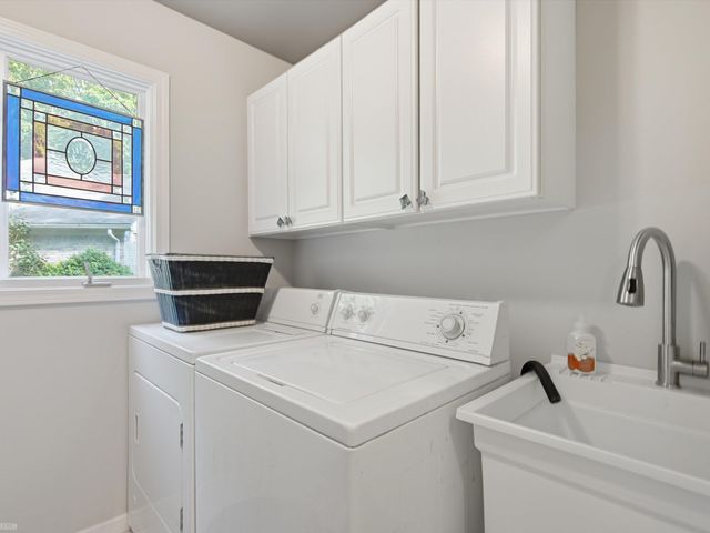 18036 N Lauren Drive, Clinton Twp, MI 48038