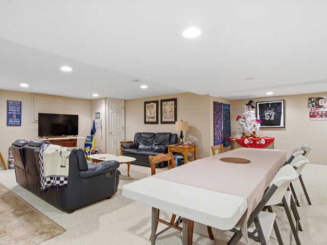 18036 N Lauren Drive, Clinton Twp, MI 48038