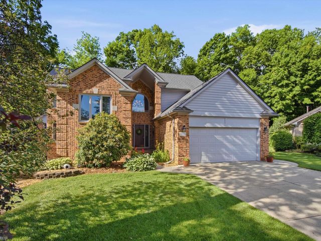 18036 N Lauren Drive, Clinton Twp, MI 48038