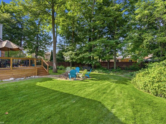 18036 N Lauren Drive, Clinton Twp, MI 48038