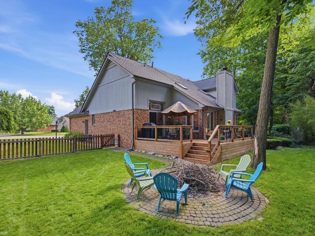 18036 N Lauren Drive, Clinton Twp, MI 48038