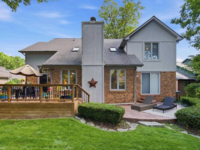 18036 N Lauren Drive, Clinton Twp, MI 48038